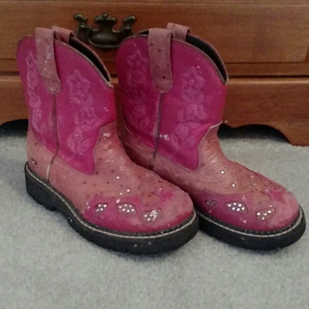Girls Roper brand leather cowboy boots.